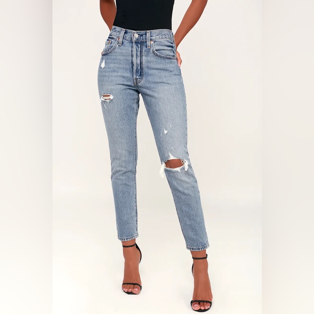 Levi's 501 Skinny Distressed Light Wash Jeans‎ in Blue Size 26